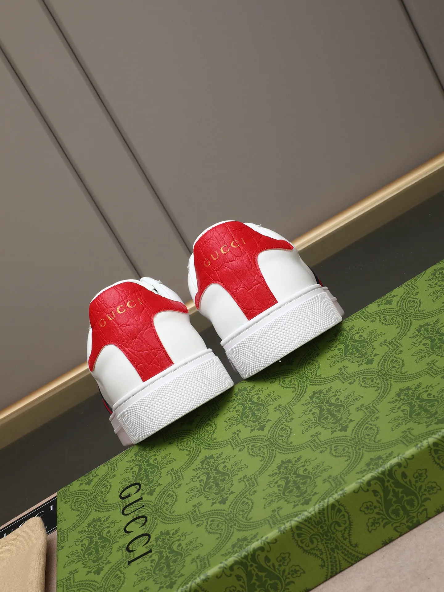 Men's shoes 💰400 [running volume version] GUGGI white shoe series! The fabric is made of imported cowhide➕Gucci special material➕sheep lining➕original rubber outsole, men's size 38-44 (45 can be customized)